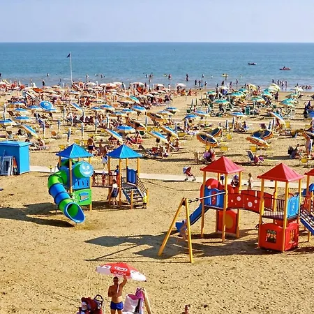 아파트 Stunning Big Pool, Tennis, Volleyball, Ping Pong *