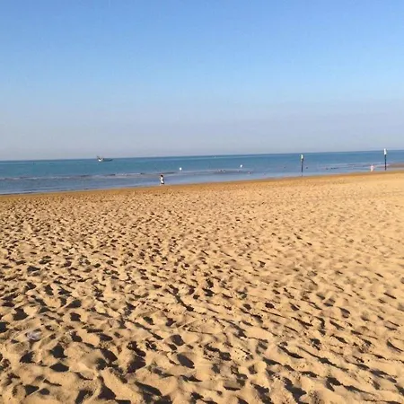 Stunning Big Pool, Tennis, Volleyball, Ping Pong 아파트 비비오네